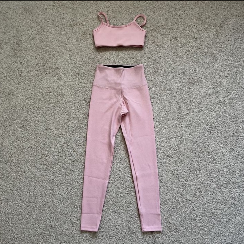 Strut-This pink ribbed workout set